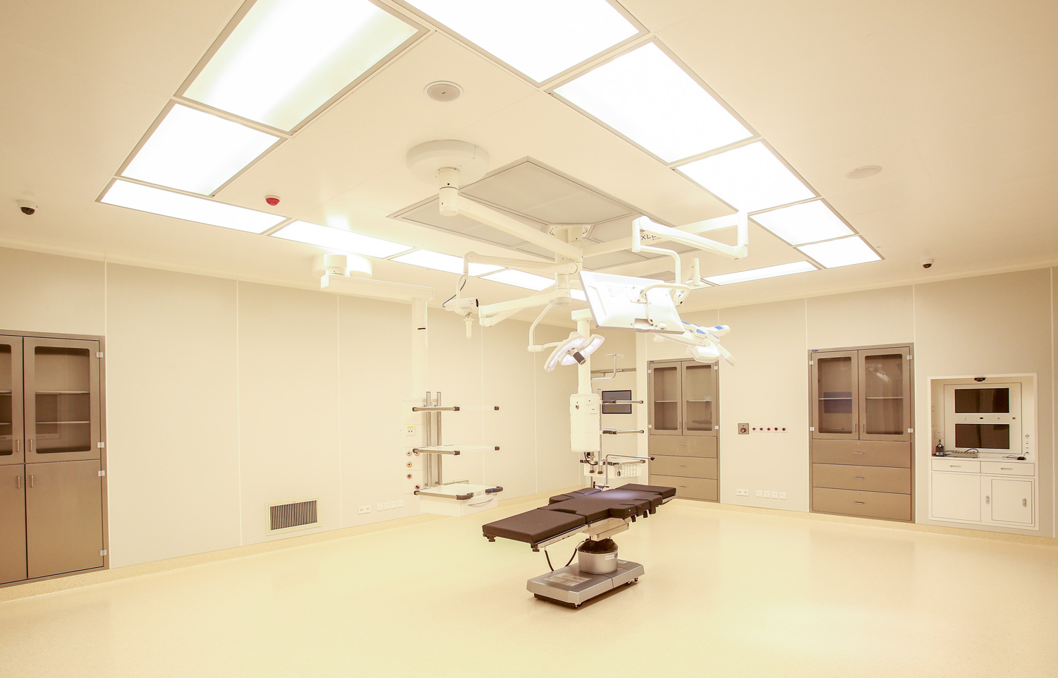 手术室实拍图1.jpg